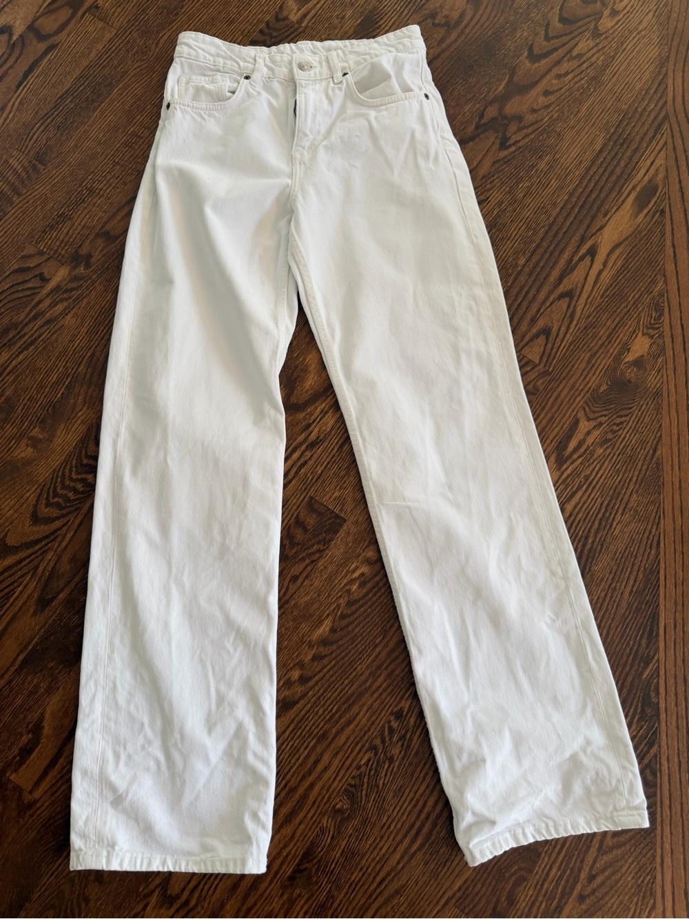 Zara Women’s White Straight-Leg Jeans- size 4